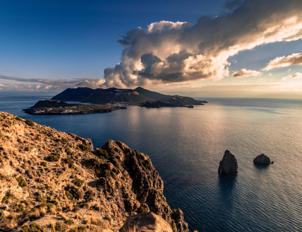 Vulcano Faraglioni